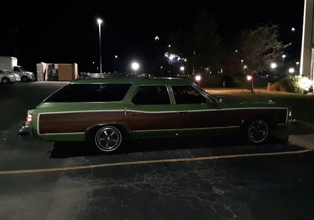 Côté Pontiac Grand Safari 1976