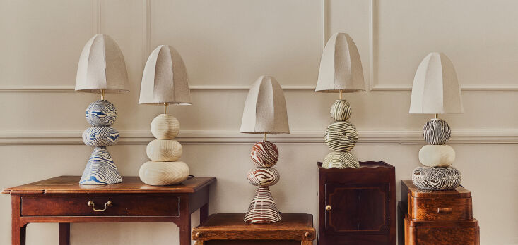Une sélection de lampes de table en céramique Henry Holland Studio & # 8 \ 2 \ 17; 29