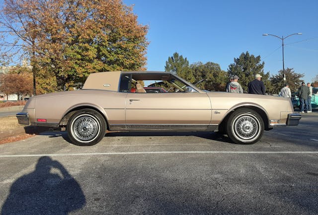 Side 1985 Buick Riviera
