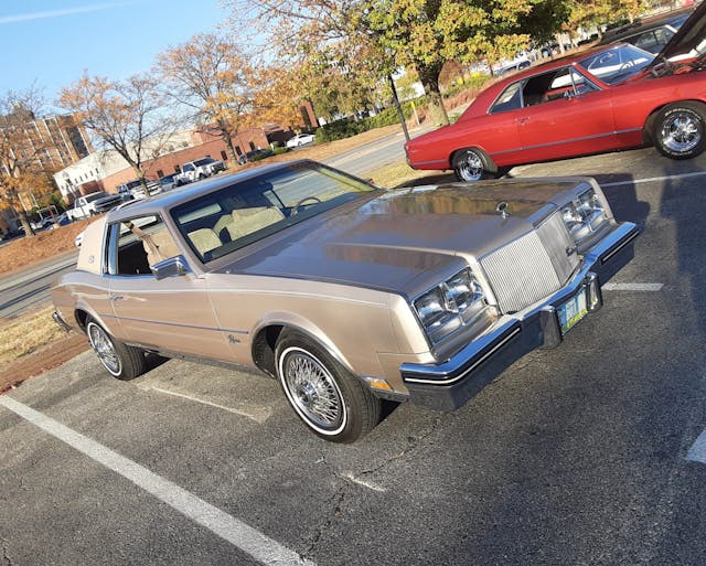 1985 Buick Riviera Front trois quarts