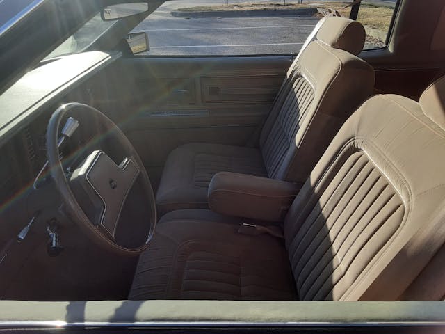 1985 Buick Riviera Intérieur des sièges avant
