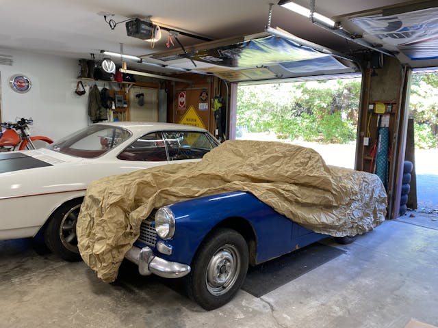 Austin Healey Sprite sous couverture de base