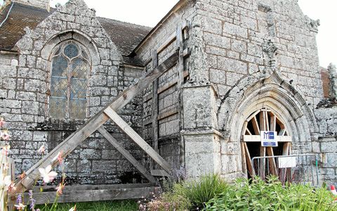 L'églis de Saint-Évarzec Interdite d'accès au public Depuis près de deux Ans.