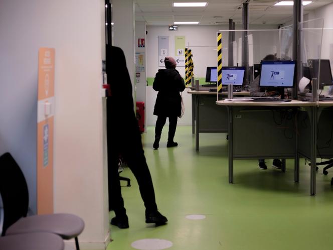 A la caisse d’allocations familiales (CAF) de Rosny-sous-Bois (Seine-Saint-Denis), le 15 octobre 2025.