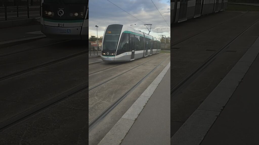 tramway ligne t8 arrivée départ a Epinay sur seine
