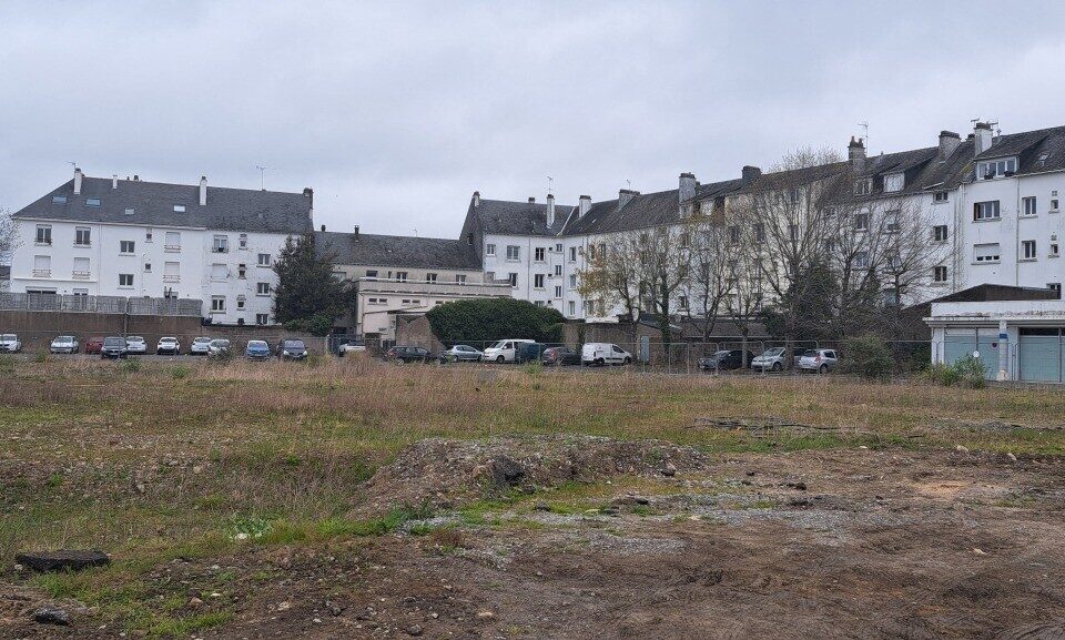 Le site, qui abritait par le passé une usine à gaz, a connu une longue et laborieuse phase de dépollution