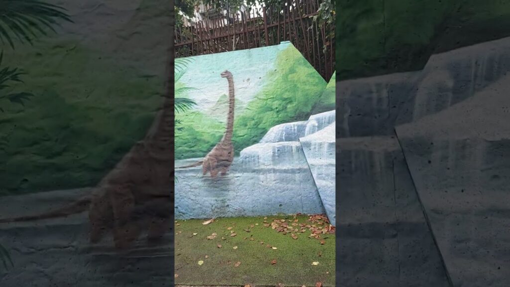 Street Art sur les dinosaures  - Pantin 93