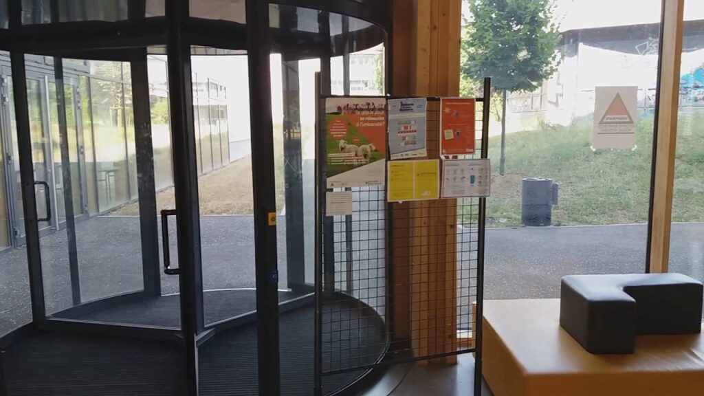 Université Paris Nanterre : hall du W