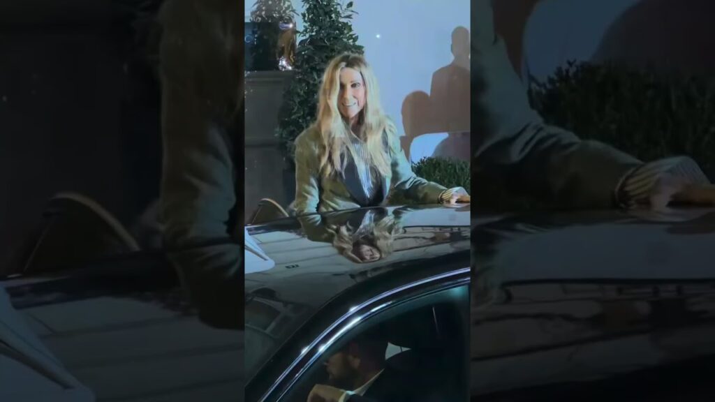 Céline Dion Takes Emotional Moment with Fans Outside Paris Hotel! ❤️